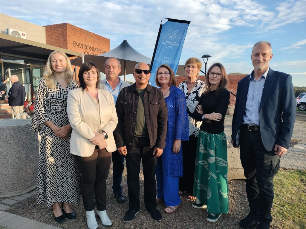 Op die bekendstelling van Ideemakers was verteenwoordigers van die Universiteit van die Vrystaat, TritechSA en Storytown Productions.