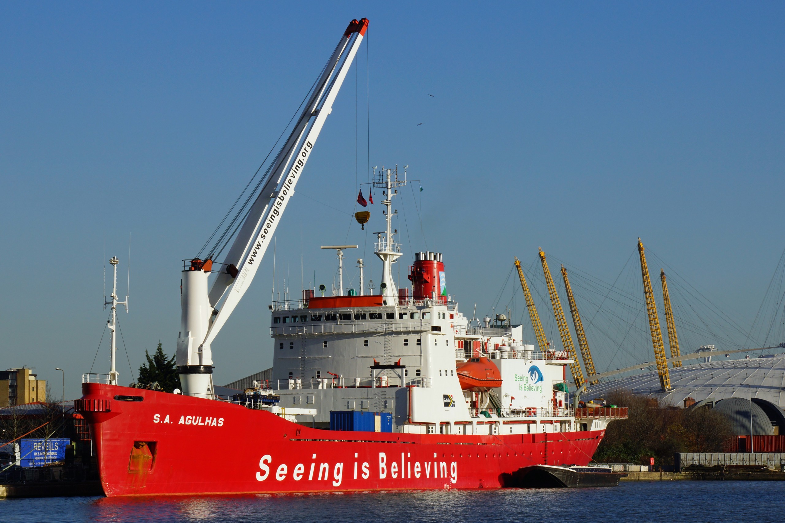 Antarctic supply and research ship Agulhas off on her last journey