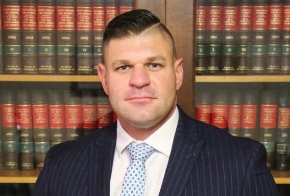 Die regsman Conrad Coetzee.