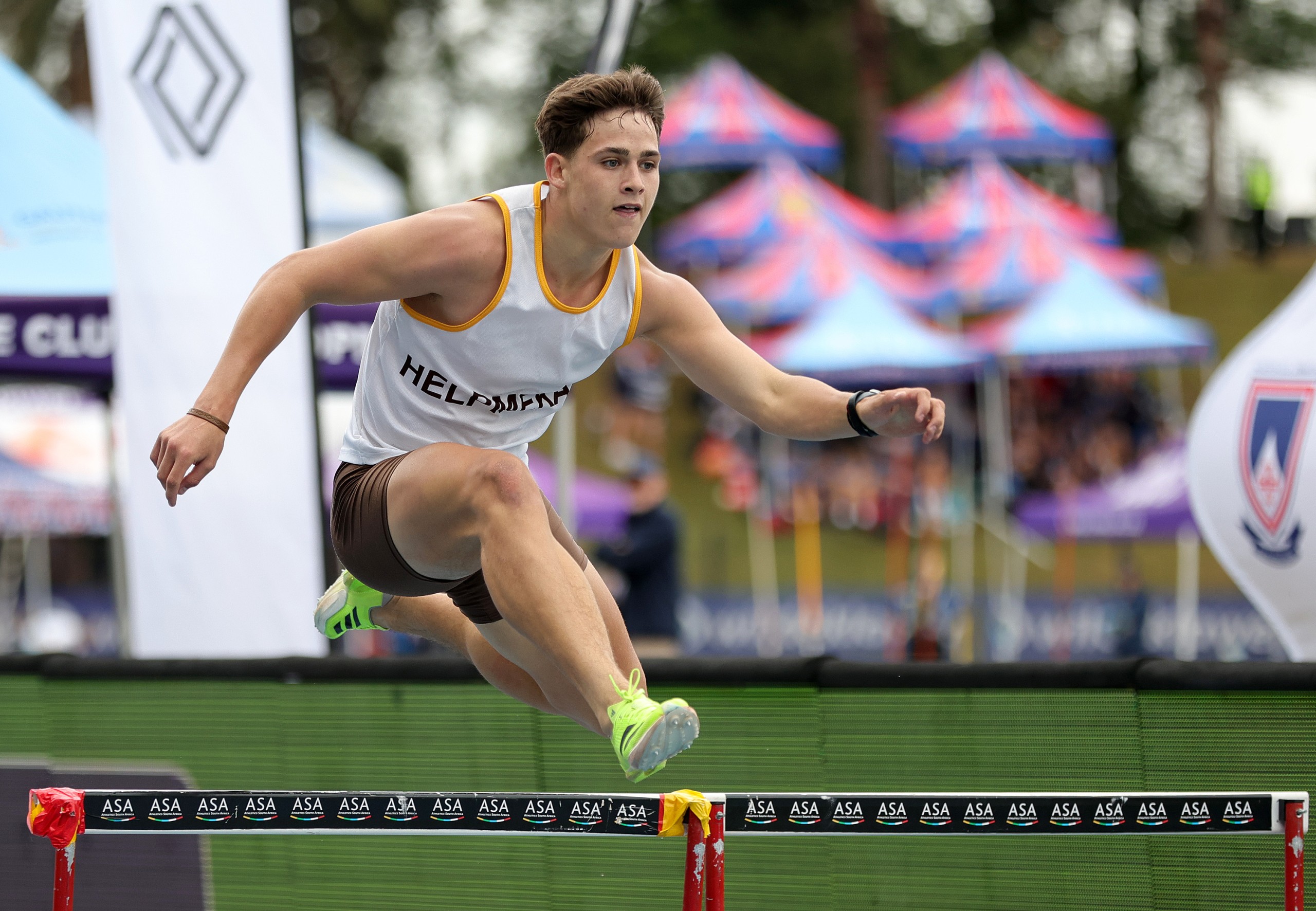 Helpmekaar dominate while Rustenburg rise at Wildeklawer