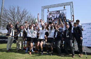 Monnas en Diamantveld skop seisoene in Kimberley af