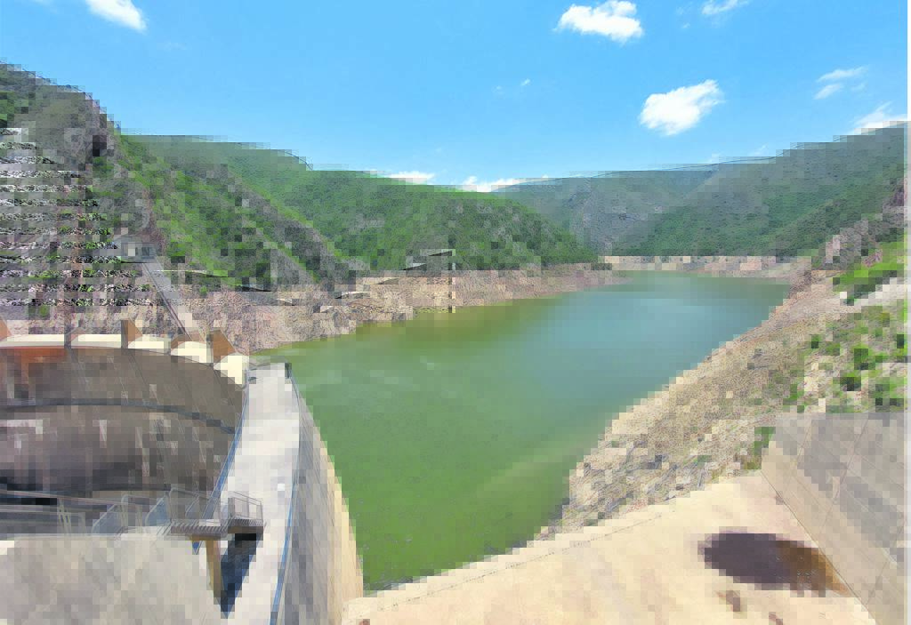 Nelson Mandela Bay’s water crisis continues to deepen, with the latest data confirming that usable water supply remains critically low while system losses remain alarmingly high.
According to figures released by Nelson Mandela Bay Municipality as of 7 April, the metro’s combined dam levels are at 38.07%.