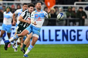 Dragons face lethal Bulls side hunting top-eight spot