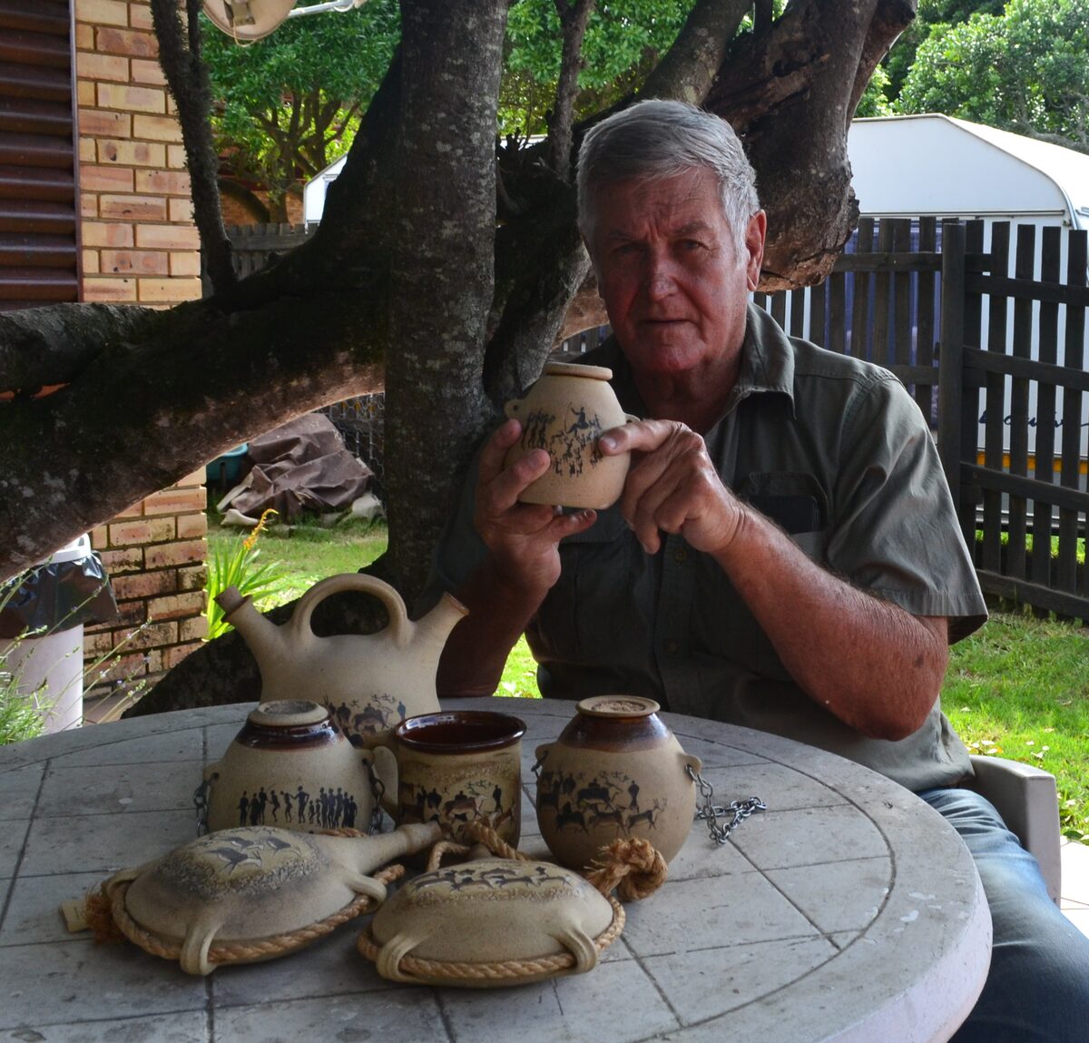 Retired lecturer brings art skills to Gamtoos Valley