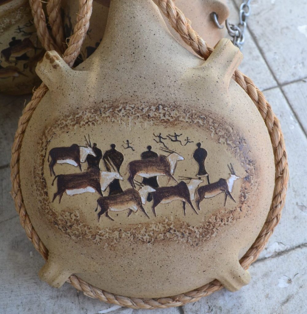 A retired art lecturer with decades of experience is looking to inspire a new generation of artists in the Gamtoos Valley by sharing his knowledge and skills in ceramics and beadwork.