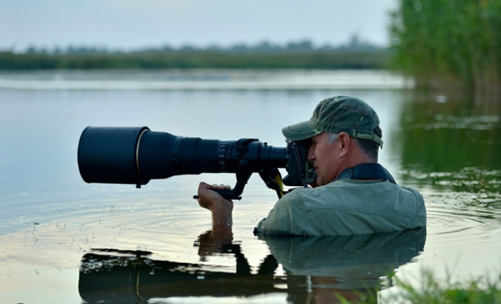 The draft regulations provide that taking pictures at a dam is an “illegal activity”. 