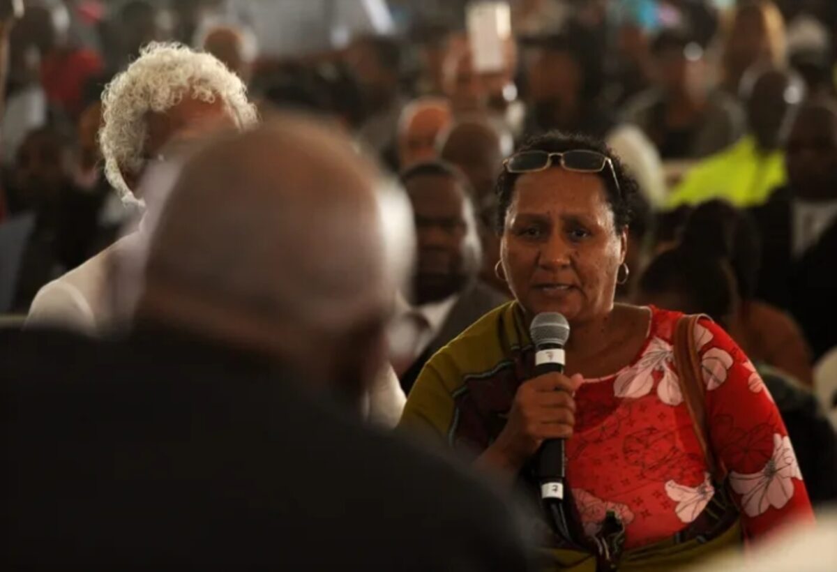 Lavender Hill activist Ellen Pakkies enters race for Cape Town mayor