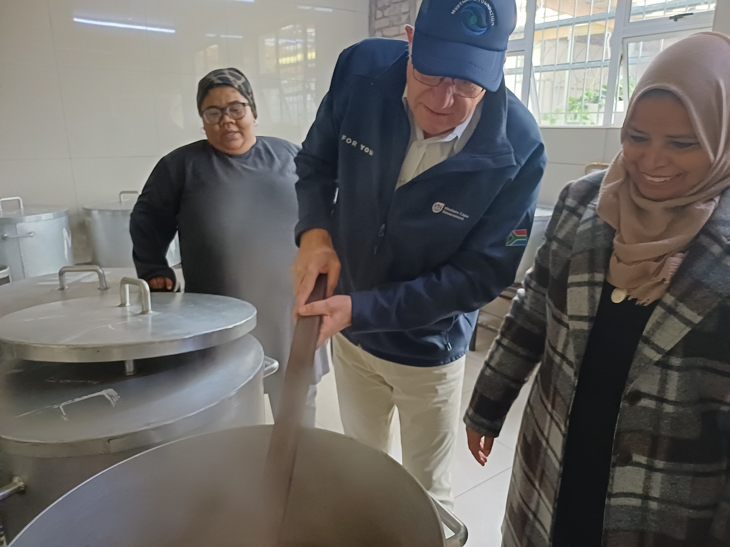 Humanitêre hulp duur voort in die Wes-Kaap.