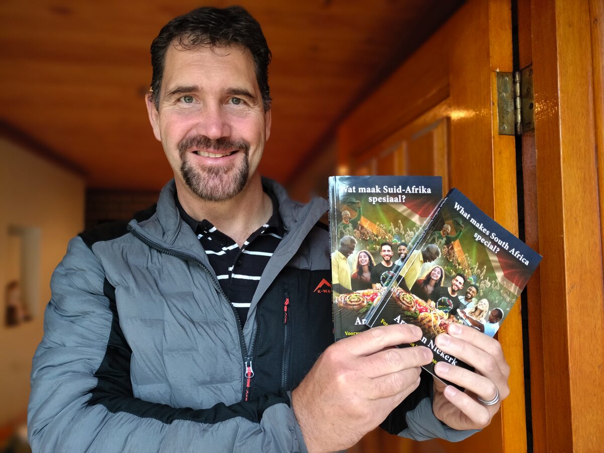 Arno van Niekerk se nuutste boek, Wat maak Suid-Afrika spesiaal, is nou beskikbaar.
