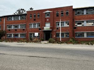 Vandalised building continues to deteriorate in Kariega