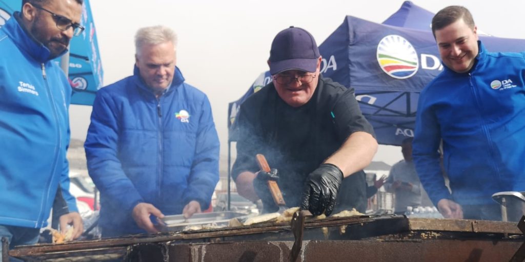 Ministers braai snoek.