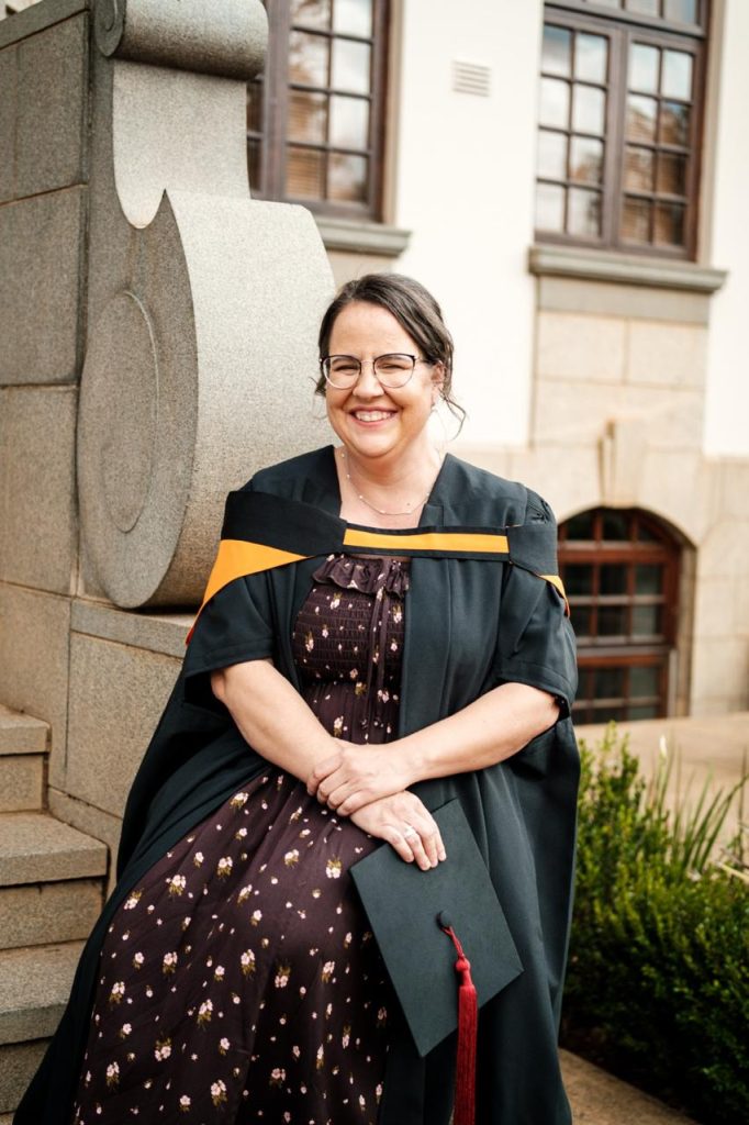 Retha van Reenen het op 16 April haar M-graad in Suid-Afrikaanse Gebaretaal ontvang