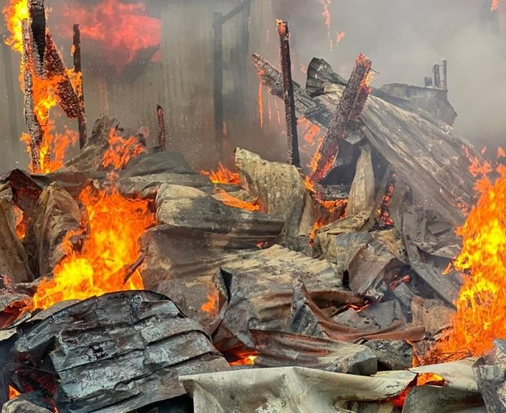 Durban shack fire displaces hundreds.