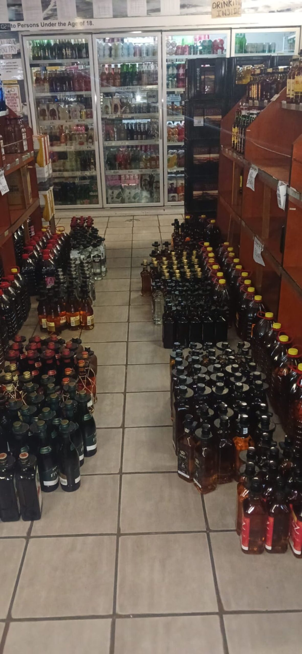 Thousands of liters of fake liquor was confiscated by the police.
