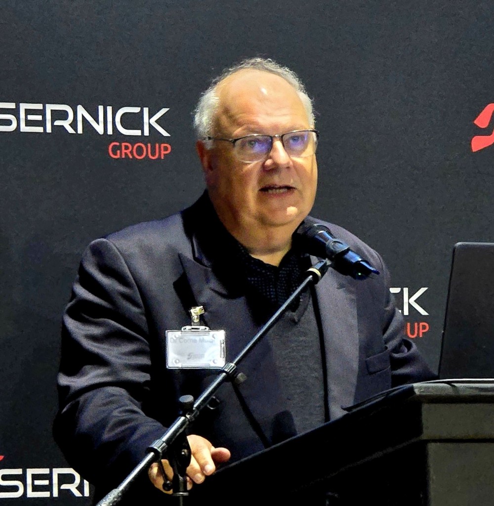 Dr. Corné Mulder van die Vryheidsfront deel sy kommer oor die voortslepende bek-en-klouseerkrisis wat 'n impak op die hele land het en boer kniehalter.