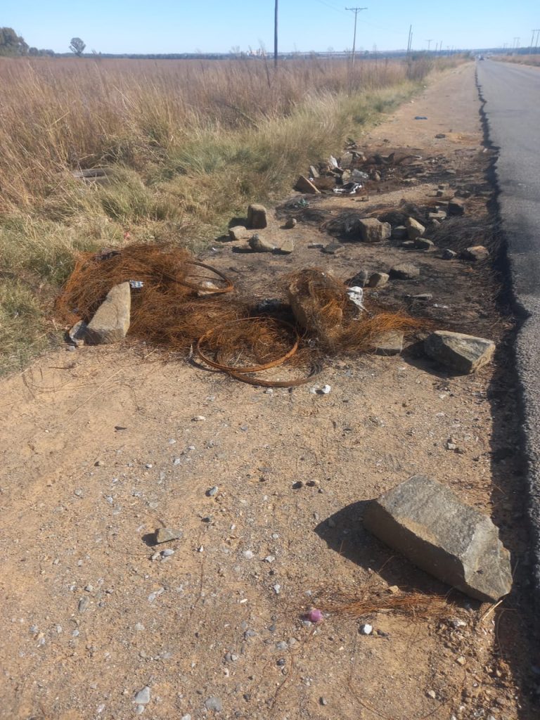 Protest actions led to damage of infrastructure an disruptions on the roads around Phomolong
