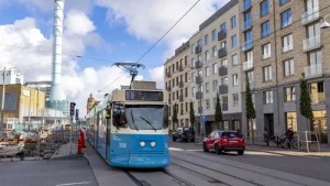 Self-driving bus crashes on first day carrying passengers in Sweden
