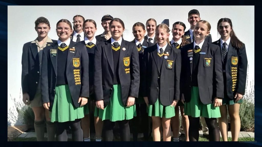Hoërskool Nelspruit debatspanne praat Bloemfontein vuurwarm