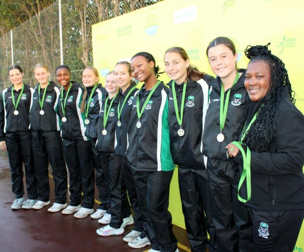 Pearson Netbalspanne dra Oos-Kaap Goue Kampioenskapskroon