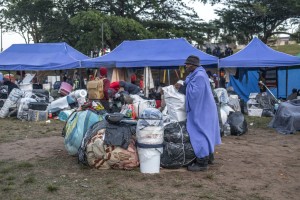 Thousands of Malawians flee Durban after anti-migrant violence escalates