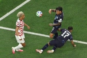 US beat Paraguay 4-1 in dream start for World Cup co-hosts