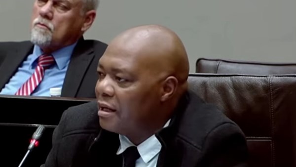 Amos Makoae se aanstelling as hoof finansiële beampte van Masilonyana-plaaslike munisipaliteit is onwettig verklaar.