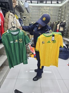 Police clamp down on counterfeit goods at Cape Town shopping centre