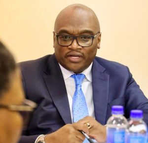 Kimberley: LUR dreig om raad te ontbind terwyl speaker ondersoek lei