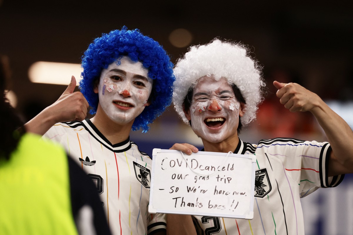 Japan fans win hearts with stadium clean-up