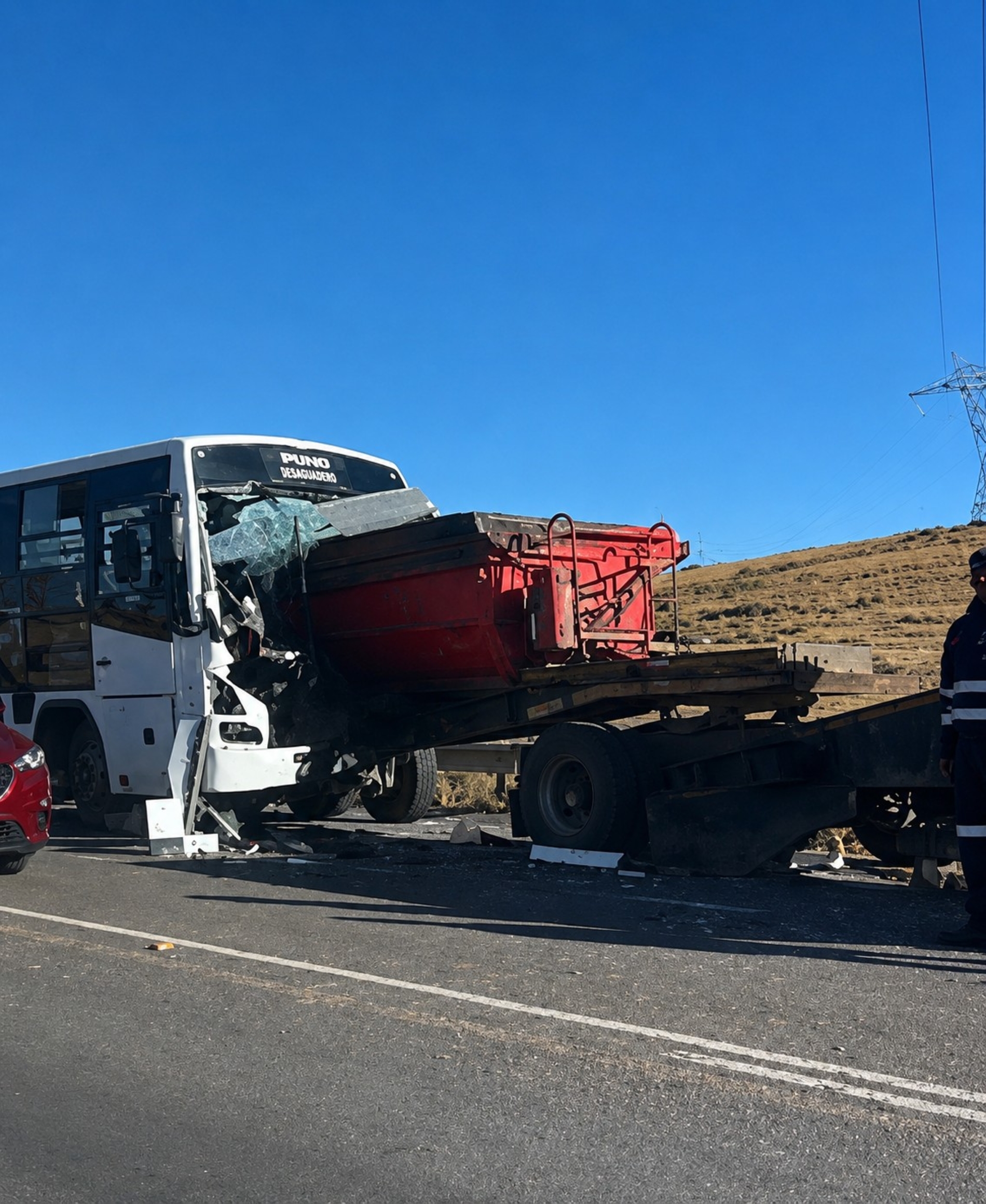 Huldeblyke stroom van oor die land heen in terwyl owerhede die oorsaak ondersoek van die noodlottige botsing waarin die bus van die Laerskool Kathu was.