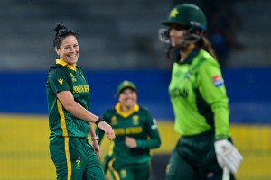 Kapp destroys Pakistan but SA make hard work of chase