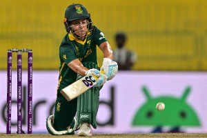 Marizanne masterclass leads Proteas to thrilling chase win