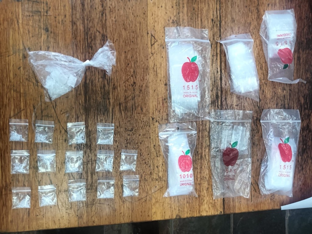 Drug-related operations led to the arrest of 21 suspects and the confiscation of various drugs.