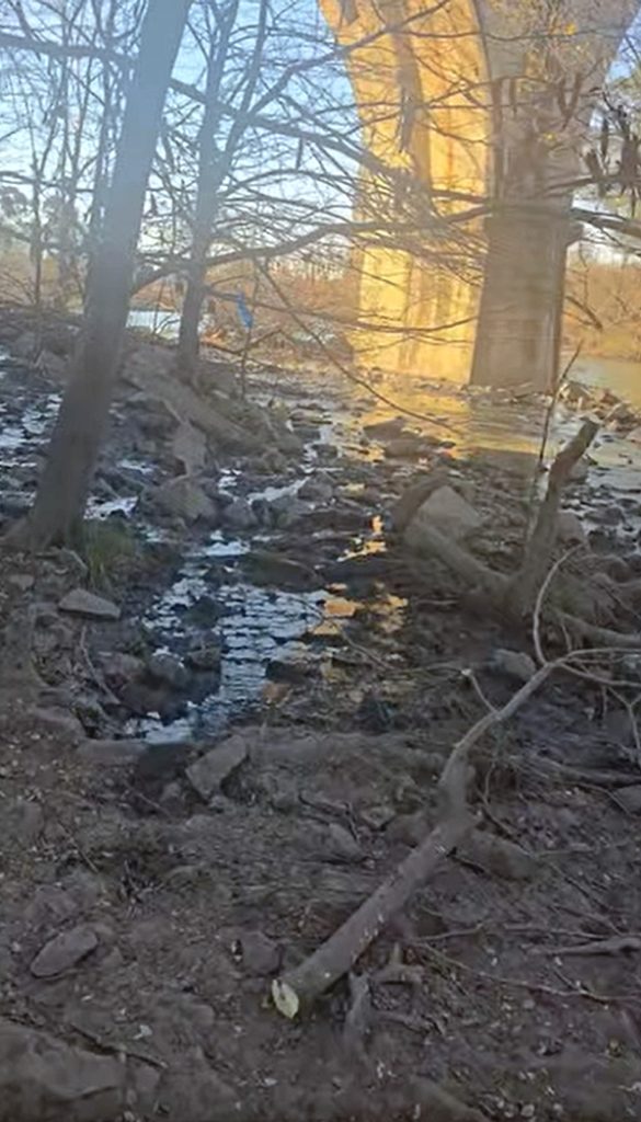 As of 18 June, raw sewage is still flowing unabatedly into the Vaal River