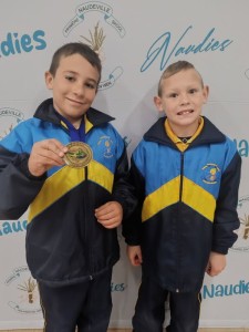Jong Naudeville stoeiers wys hul krag by nasionale kampioenskappe