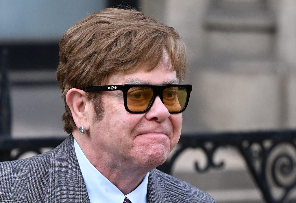 Elton John loses court battle with Daily Mail.