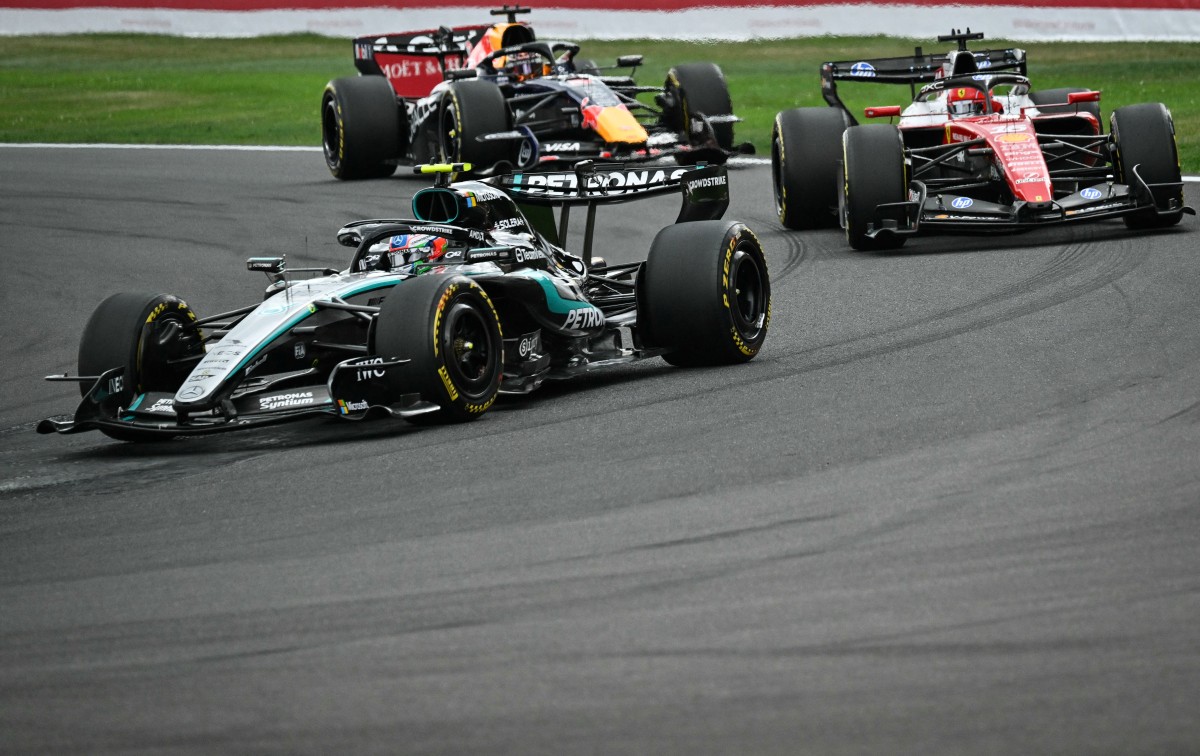Mercedes' Italian driver Kimi Antonelli, Ferrari's Monegasque driver Charles Leclerc and Red Bull Racing's Dutch driver Max Verstappen compete during the Formula One Belgian Grand Prix at the Spa-Francorchamps circuit.