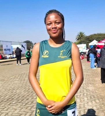 Hoër Volkskool Graaff-Reinet Netbalster Ilze Voster lei span