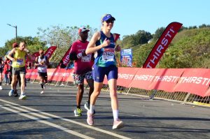 Walker hardloop fluks haar tweede Comrades