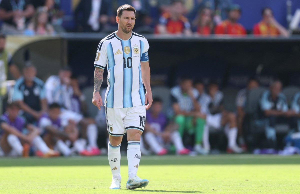 Lionel Messi #10 of Argentina looks dejected during the FIFA World Cup 2026 Final match between Spain and Argentina at New York