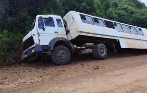 One dead, 58 injured after truck overturns near Patensie