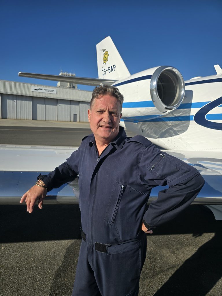 SAPS pilot Div de Villiers retires.