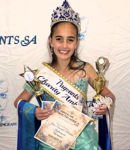 Durbanville-tiener wen talle titels in Miss Junior South Africa 2026