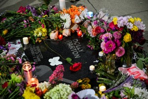 America unites in mourning for Dolly Parton, tributes pour in