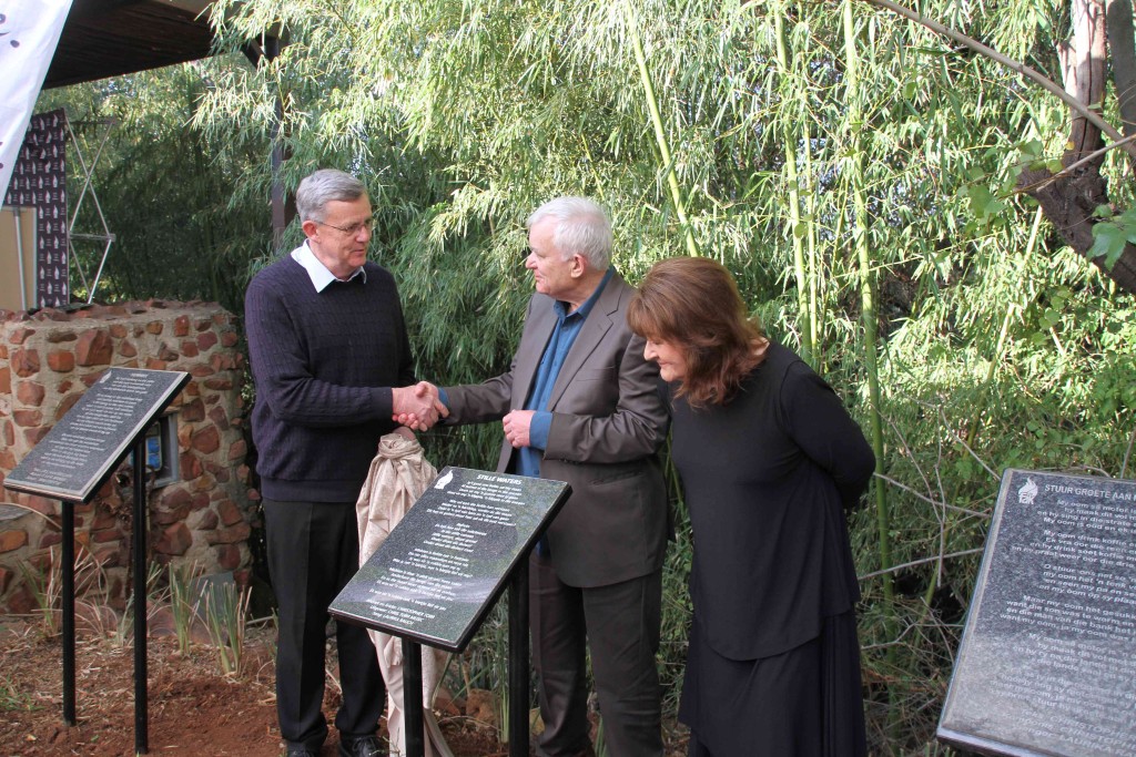Dr. Danie Langner, Christopher Torr en Laurika Rauch.