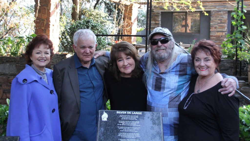 Carike Keuzenkamp, Christopher Torr, Laurika Rauch, Anton Goosen en Rina Hugo. (Foto: Niël Langner)