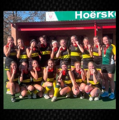 Hoërskool Nelspruit o.16 hokkiedogters kroon Noordvaal-B titel