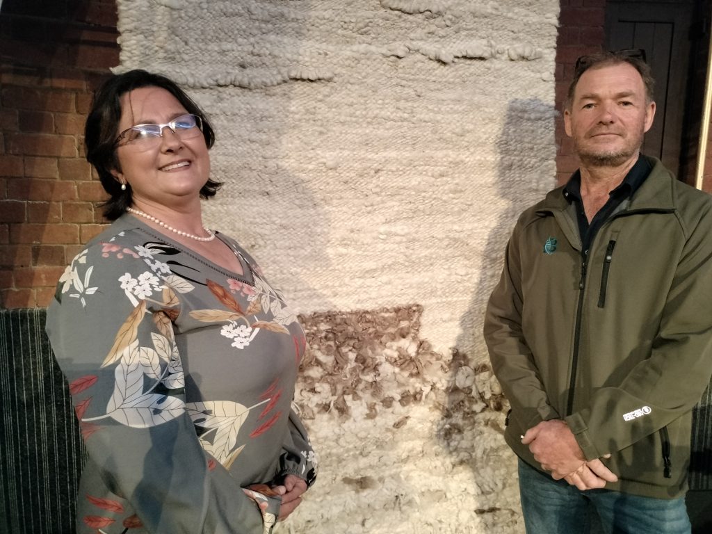 Marietjie en Niël Brink van Spitzkop in die Moordernaarskaroo.