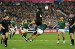 Rennie rings changes as Mo’unga earns first tour start