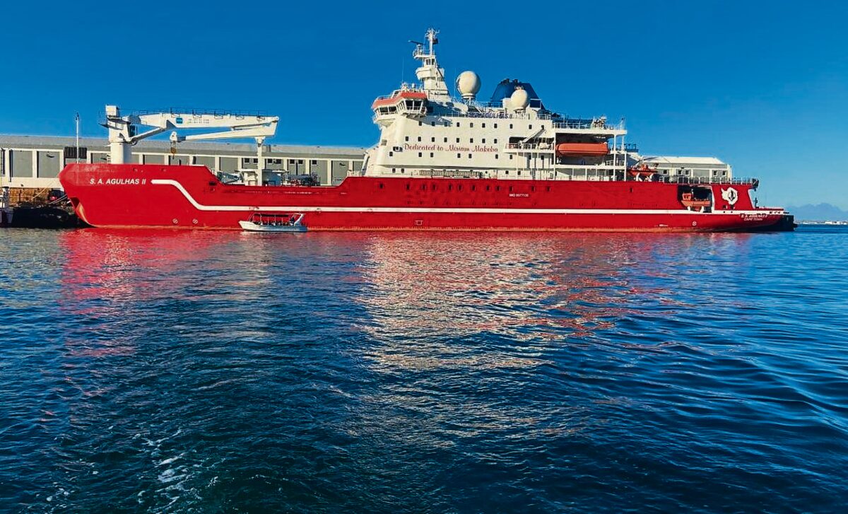 SA Agulhas II sets sail for Marion Island after emergency evacuation
